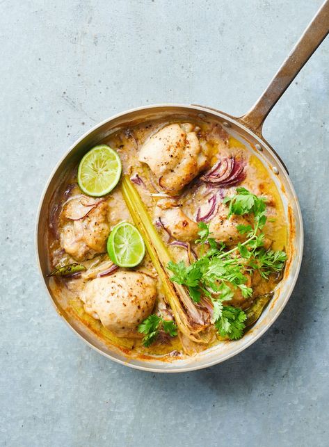 Chicken Curry With Potatoes, Sambal Chicken, Dish Magazine, Curry With Potatoes, Green Chicken Curry, Green Chicken, New Zealand Food, One Pan Chicken, Curry Dishes