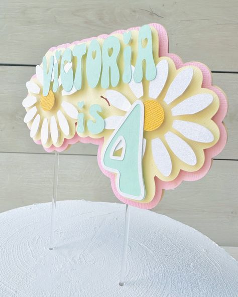 Daisy‎ Cake‎ Topper‎ for‎ Victoria’s‎ 4th‎ Birthday ⁣ ⁣💧6‎ in‎ by‎ 6‎ in‎ (other‎ sizes‎ available)‎ ⁣💌‎ DM‎ for‎ more‎ color‎ options.‎ ⁣ ⁣ ⁣#caketopper‎ #daisycaketopper‎ #cakeanddaisy‎ #daisycake‎ #daisybirthday‎ #birthdaydecor‎ Daisy Cake Topper, Daisy Cake, Birthday Idea, Craft Studio, 4th Birthday, Birthday Banner, Birthday Decorations, Cake Topper, Color Options