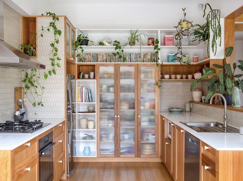 Shallow Pantry, Green Kitchens, Sustainable Interior, Sustainable Interior Design, Decor Ideas Kitchen, U Shaped Kitchen, Compact Living, Reno Ideas, Cabinet Makers