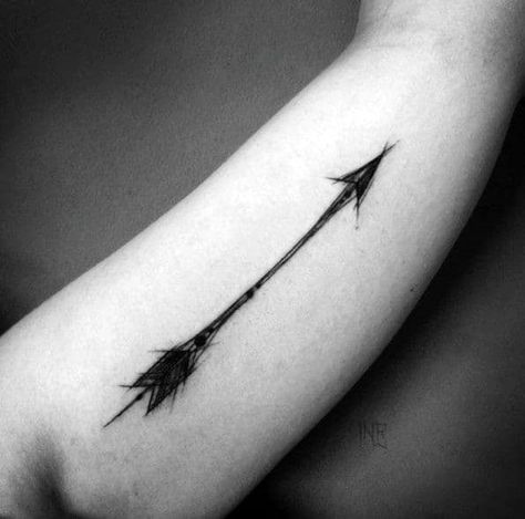 Simple Arrow Tattoo, Mens Arrow Tattoo, Meaning Of Arrow Tattoo, Small Arrow Tattoos, Tattoo Son, Arrow Tattoo Design, Kunst Tattoos, Hamsa Tattoo, Dragon Tattoo For Women