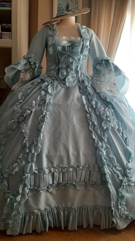 Late 1700s Fashion, 16th Century Gown, 1730s Fashion, Corset 18th Century, Rococo Dresses, 1780s Dress, Rococo Gown, 1700s Fashion, 1800s Dresses