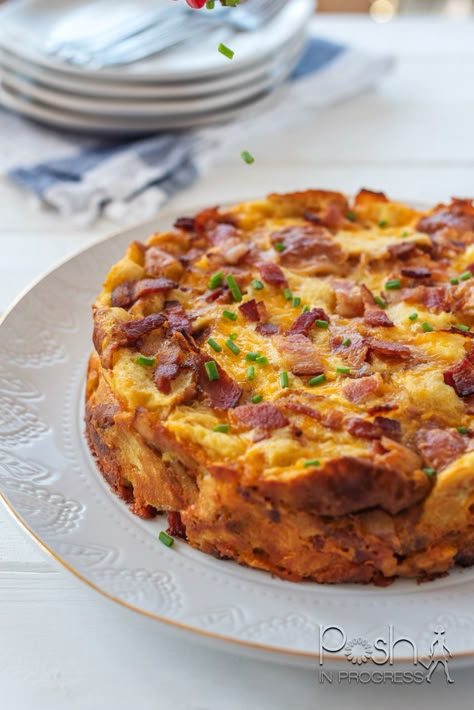 Bacon And Cheese Breakfast Strata, Bacon Egg And Cheese Strata, Egg Cheese Bacon Casserole, International Breakfast Ideas, Breakfast Ideas Bacon, Bacon Egg And Cheese Casserole, Cheese Strata Recipe, Strata Recipes Breakfast, Strata Recipe