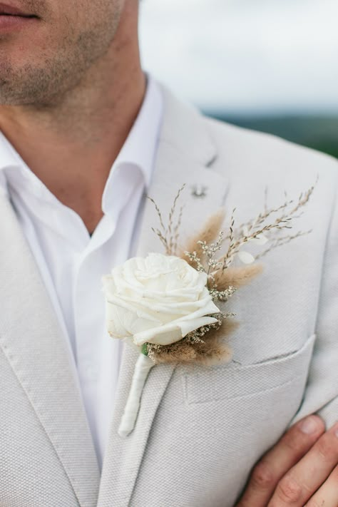 Simple Wedding Bouquets, Bear Wedding, Groom Wedding Attire, Dried Flowers Wedding, Boho Wedding Bouquet, Bridal Bouquet Flowers, White Bridal Bouquet, Neutral Wedding, Future Wedding Plans