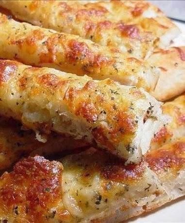 Easy Cheesy Breadsticks, Football Party Appetizers, Oreo Cake Pops, Cheese Bread Sticks, Perfect Christmas Dinner, Hostess Cupcakes, Cheesy Breadsticks, Wilton Candy Melts, Homemade Garlic Bread