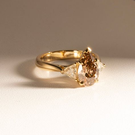 Naveya & Sloane Champagne Wedding Ring, Brown Diamond Ring Engagement, Anushka Core, Champagne Diamond Ring Engagement, Dreamy Rings, Champagne Engagement Rings, Brown Engagement Rings, Champagne Diamond Engagement Ring, Wing Wing