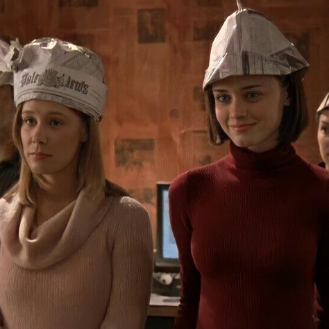 Gilmore girls icons #gilmoregirls #rory #roryandjess #lorelai #rorygilmore #lorelaigilmore #parisgeller #roryandparis Rory And Paris, Paris Geller, Team Logan, Zestaw Ikon, Gilmore Girl, Lorelai Gilmore, Rory Gilmore, Daily News, Gilmore Girls