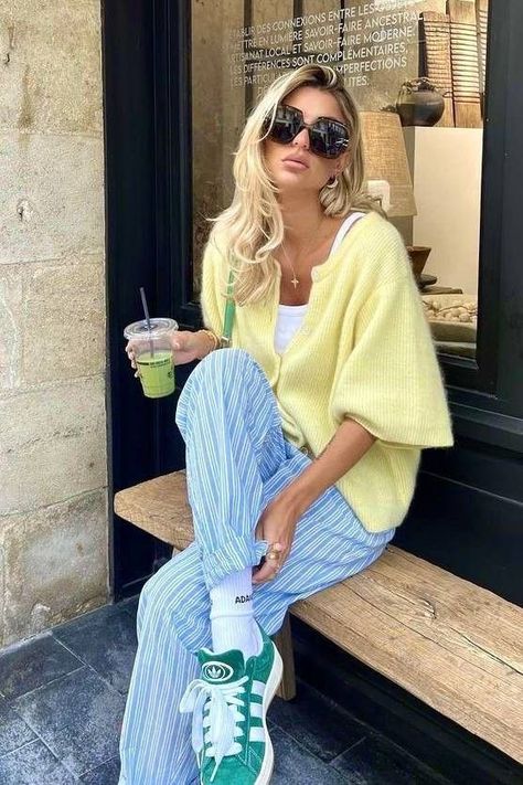 Happy Hour Summer Outfits, Colorful Spring Outfits, York Outfits, Fit Board, Parisian Summer, Linen Pants Outfit, Looks Pinterest, Mode Zara, Clothing Aesthetic