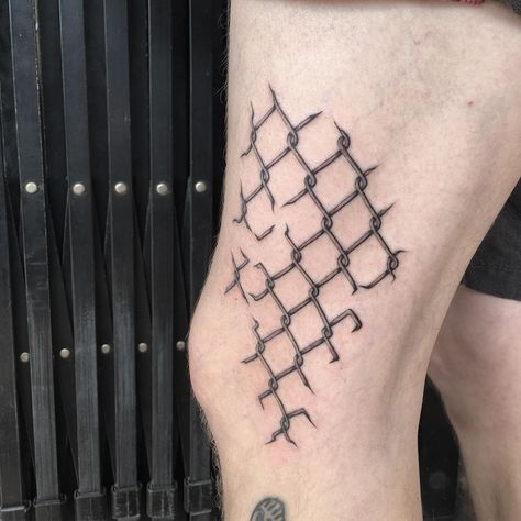 artist's ig: @leopillon_tattoo  to fill up space on sleeve Dove Tattoo Design, 16 Tattoo, Dove Tattoo, Cool Arm Tattoos, Knee Tattoo, Chain Link Fence, Free Tattoo, Modern Tattoos, Viking Tattoos