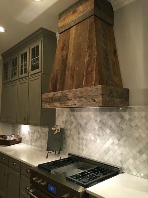 Barnwood ventahood by Anna Berry Design, LLC., www.annaberrydesign.com Backsplash Stove, Wood Kitchen Backsplash, Honeycomb Backsplash, Kitchen Hood Design, Kitchen Vent Hood, Kitchen Vent, Farmhouse Backsplash, Barn Kitchen, Kitchen Range Hood