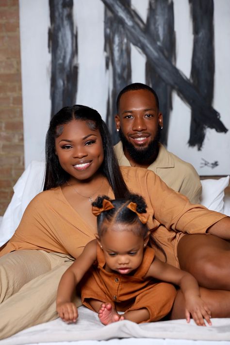 Black Family Of 3 Photoshoot, Family Photo Ideas Black Family, Home Photoshoot Ideas Family, Family Baby Photoshoot, 6months Photoshoot Ideas, Black Family Photoshoot, At Home Photoshoot Ideas, Family Christmas Pictures Outfits, Christmas Pictures Outfits