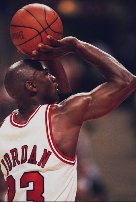 Mike Jordan, Michael Jordan Photos, Jeffrey Jordan, Michael Jordan Pictures, Retro Nba, Jordan Bulls, Jordan Chicago, Michael Jordan Chicago Bulls, Michael Jordan Basketball