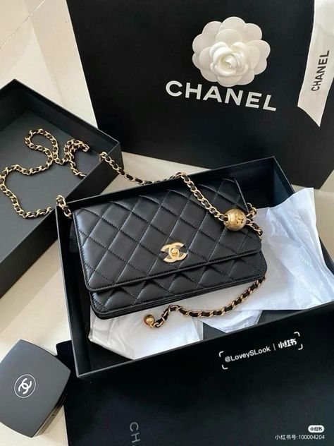 Channel Purse, Luxury Bags Collection, Mode Chanel, Girly Bags, Chanel Purse, Luxury Purses, Fancy Bags, Bags Aesthetic, Pretty Bags