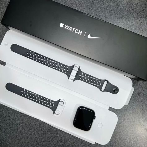 Apple Watch Nike Series 7 GPS + Cellular 45mm Midnight Aluminium Apple Watch Nike, Smart Watch Apple, Adventure Time Marceline, Quick Cash, Indianapolis 500, Apple Design, Apple Watch Wallpaper, Watch Wallpaper, Smart Gadget