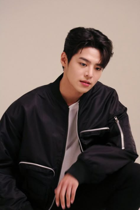 Secret Romantic Guesthouse, Ryeo Un, Park Solomon, Handsome Celebrities, Straykids Hyunjin Photoshoot, Crush Pics, Handsome Korean, All Korean Drama, Song Kang