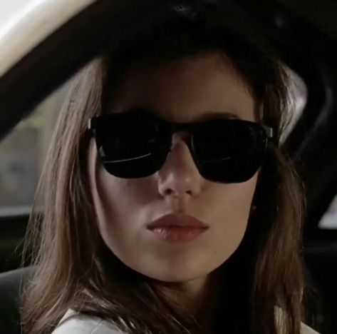 Sloane Peterson, Mia Sara, Ferris Bueller's Day Off, Matthew Broderick, Ferris Bueller, John Hughes, Back Seat, Day Off, Sunglasses