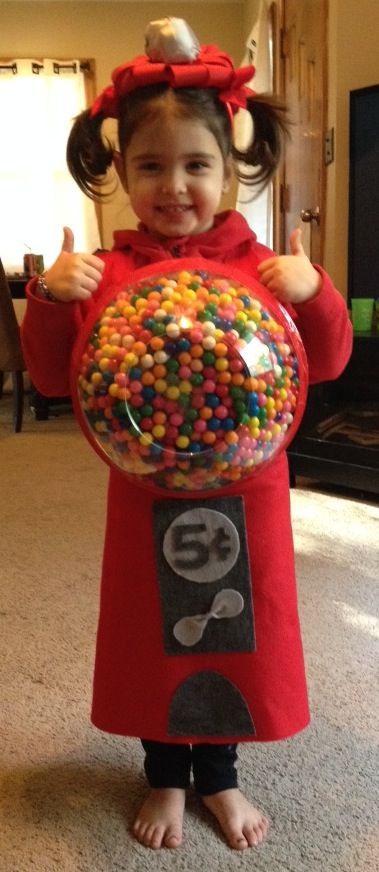 Gumball machine Halloween costume! Adorable! Made with real gumballs and felt. DIY! Gumball Machine Halloween Costume, Easy Homemade Halloween Costumes, Gumball Machine Costume, Diy Gumball Machine, Candy Costumes, Diy Costumes Kids, Homemade Halloween Costumes, Holloween Costume, Homemade Halloween