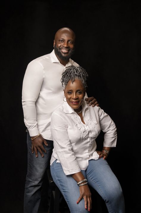 Mother And Son Photoshoot Ideas, Jeans And White Shirt Outfit, Blue Jeans And White Shirt, Mother And Son Photoshoot, Adult Family Photos, Jeans And White Shirt, Son Photoshoot, White Shirt Outfit, Mother Son Photos