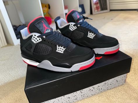 🔥🔥 #lkss #lksskick #fashion #sneakers #sneakerhead #shoes #shoesaddict #shoestagram #instashoes Sneakerhead Shoes, Jordan 4 Bred, Red Jordans, Jordan 4s, Fashion Sneakers, Jordan, Black And Red, Nike, Sneakers