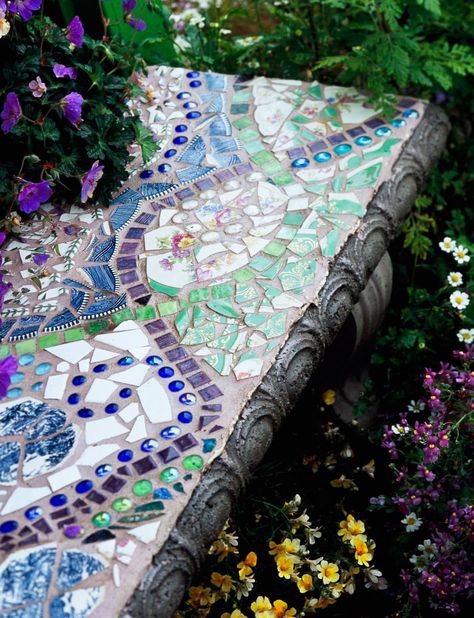 Bench beauty Easy Mosaic, Mosaic Madness, Mosaic Stained, Have Inspiration, Mosaic Garden, Mosaic Projects, Mosaic Diy, Stained Glass Mosaic, Garden Bench