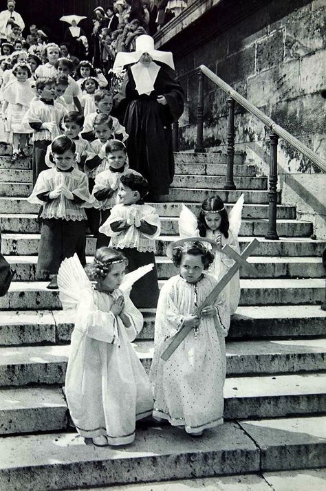 Paris 1955 Tina Modotti, Vintage Foto's, Martin Parr, Robert Doisneau, Henri Cartier Bresson, French Photographers, Vintage Paris, Magnum Photos, Foto Art