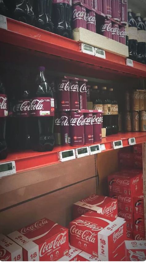 Coca Cherry Snap, Coca Cherry, Cola Aesthetic, Coca Cola Cherry, Photo Fake, Fake History, Cherry Coke, Cherry Cola, Lock Screen