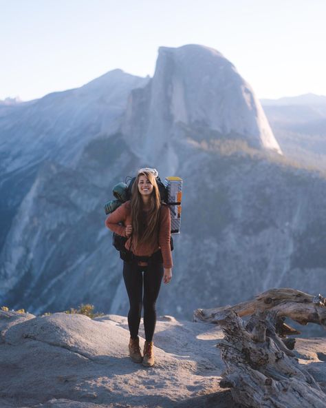 Andrea Ference Wander Outfits, Hiking Outfits, Hiking Photography, Hiking Outfit Women, Hiking Fashion, Break Dance, Hiking Women, Parkour, Yosemite National