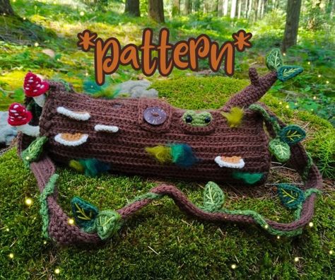 Pixie Cosplay, Cosplay Crochet, Mushroom Bag, Mushroom Frog, Tree Bag, Nature Fashion, Diy Crochet Projects, Pipe Cleaner, Tapestry Needle