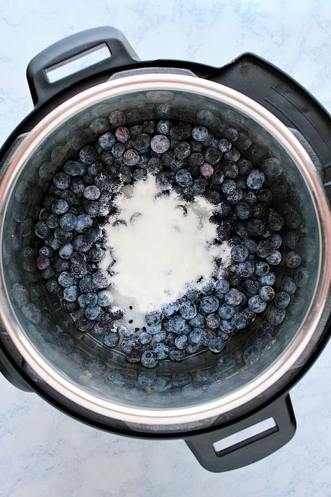 Instant Pot Baking Recipes, Instant Pot Jam, Instapot Jam, Breakfast Instant Pot, Instant Pot Baking, Instant Pot Canning, Instant Pot Breakfast, Blueberry Jam Recipe, Grape Jam