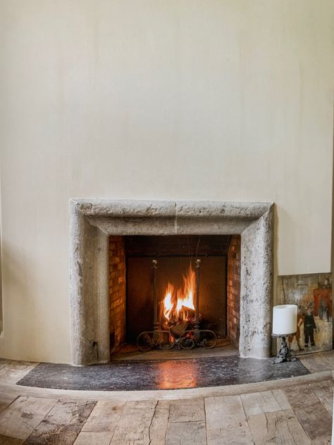 Italian Villa Fireplace, Spanish Fireplace, Old Italian House, Carved Stone Fireplace, Wood Burning Insert, Dream Fireplace, Fireplace Feature Wall, Luxe Living Room, Minimal Living Room