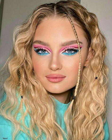 Colourful Glam Makeup, Colored Makeup Ideas, Bright Makeup Looks Eyeshadows, Barbie Makeup Ideas, Blue Pink Makeup, Haloween Mackup Ideas, Make Up Barbie, Barbie Makeup Look, Makeup Barbie