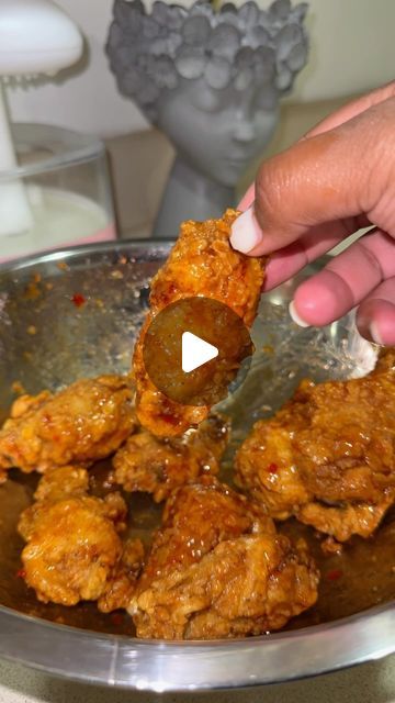 Jas✨LETS BAKE! on Instagram: "Popeyes Sweet & Spicy Wings 🔥

Why go to Popeyes when you can make these crispy and delicious wings at home! I’ll be honest the best tip for frying chicken is having a thermometer to get the right temperature of the oil these were amazing 

Chicken seasoning ⬇️ 
Salt 
Pepper
Onion powder 
Garlic powder 
Cayenne or (paprika if you don’t want spicy) 

Chicken Paste ⬇️ 
1/2 cup club soda 
1/2 cup flour 
2 egg whites 
Mix until combined it should be a milky white 

Flour ⬇️ 
2 cup flour 
Onion powder 
Salt 
Garlic powder 
Pepper 
Turmeric 

Sauce ⬇️ 
1/2 cup sweet chili sauce 
2 tbsp honey 
2 tbsp sriracha 

Dip your chicken in the wet batter then your dry batter I did this process two times before letting my floured chicken sit out for 10 minutes while my oil pr Turmeric Sauce, Chicken Paste, Sriracha Dip, Fried Chicken Sauce, Wings At Home, Wet Batter, Popeyes Fried Chicken, Frying Chicken, Wing Sauce Recipes