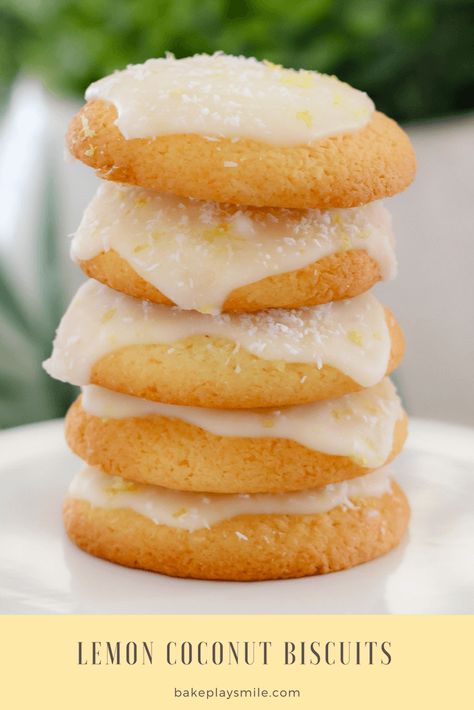 Deliciously crunchy LEMON COCONUT COOKIES topped with a lemon glaze and sprinkled with extra coconut and lemon zest… these classic cookies are a family favourite!  #biscuits #cookies #lemon #glazed #coconut #recipe #thermomix #conventional #lunchbox #snacks #sweet Carbquik Biscuits, Lemon Biscuits, Coconut Biscuits, Lemon Coconut, Biscuit Bake, Lemon Glaze, Slices Recipes, Coconut Cookies, Classic Cookies