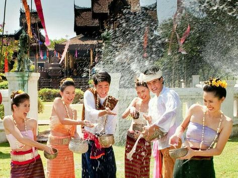 Lao New Year, Songkran Thailand, Thailand Festivals, New Years Traditions, Songkran Festival, Bangkok Travel, Visit Thailand, Africa Do Sul, Luang Prabang