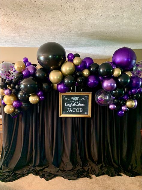 Purple Black And White Graduation Party Ideas, Purple Black Gold Balloon Garland, Purple And Gold Balloon Centerpieces, Purple Black And Gold Graduation Party, Black Purple Gold Party Decorations, Purple And Black Backdrop, Black And Purple Graduation Party Ideas, Purple And White Graduation Party, Classy Balloon Decor