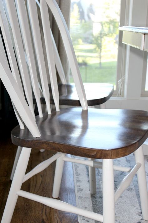 Table And Chairs Makeover, Wood Chair Makeover, Old Kitchen Tables, Old Wood Table, Kitchen Table And Chairs, Kitchen Table Makeover, Painted Chair, Chair Makeover, Table Makeover