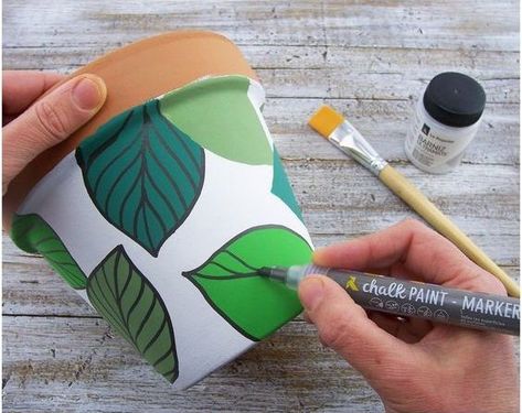 Home diy – painted pots – Life changing hacks Plant Pot Design, نباتات منزلية, Flower Pot Art, Plant Pot Diy, Flower Pot Design, Painted Pots Diy, Painted Plant Pots, Painted Clay Pots, Painted Terra Cotta Pots