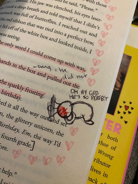 Annotate Books Aesthetic, How Annotate Books, Drawing Annotation, Drawing In Books Aesthetic, Annotating Books With Friends, Cute Annotated Books, Annotating Romance Books, Book Annotations Ideas, Ways To Annotate A Book