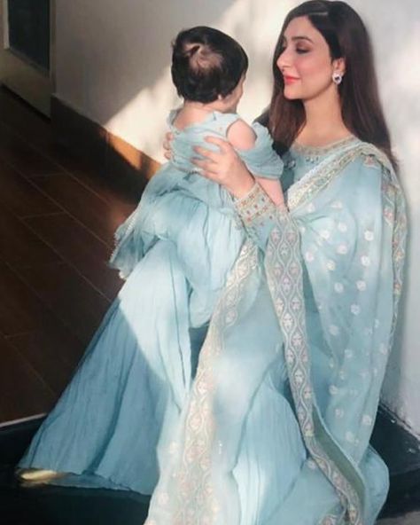 Mother And Daughter Dresses, Indian Baby Girl Names, Mommy Daughter Dresses, Mom And Baby Dresses, Eid Day, Ayesha Khan, College Dress, Pakistani Beauty, Mother Daughter Matching Outfits