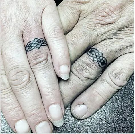 37 Gorgeous Wedding Ring Tattoos - Psycho Tats Wedding Ring Tattoo Ideas, Celtic Band Tattoo, Ring Tattoo Ideas, Wedding Ring Tattoos, Simple Line Tattoo, Crown Wedding Ring, Compass Wedding, Wedding Band Tattoo, Ring Tattoo