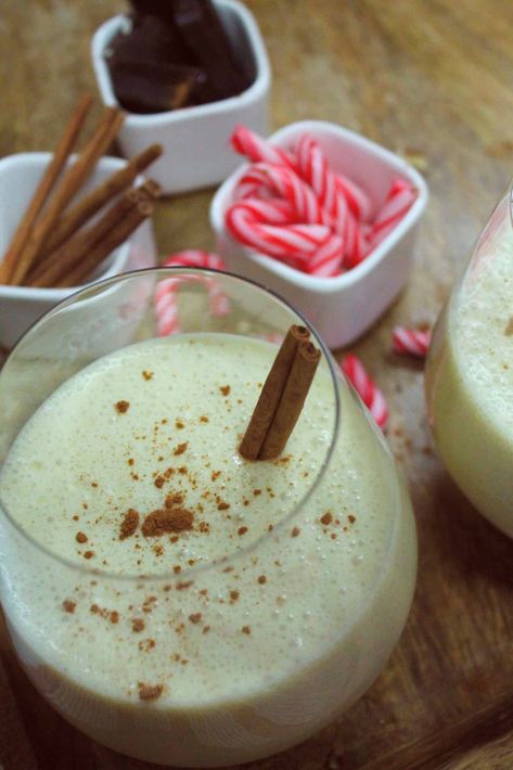 Easy, thick and creamy vegan eggnog recipe. This one is nut free, simple, healthy and best served cold. Homemade and perfectly spiced! A delicious, festive holiday drink for Christmas gatherings. #christmasrecipes #easyveganrecipes #vegan #plantbased #dairyfree #eggnog Vegan Eggnog Recipe, Easy Vegan Food, Vegan Eggnog, Festive Holiday Drinks, Winter Holiday Recipes, Holiday Beverages, Snacks Kids, Vegan Christmas Recipes, Peppermint Hot Chocolate