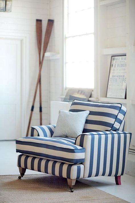 Nautical Interior, Nautical Home Decor, Beach House Interior Design, Striped Chair, Beach House Interior, Coastal Living Room, Nautical Home, Inspiration Ideas, Coastal Living