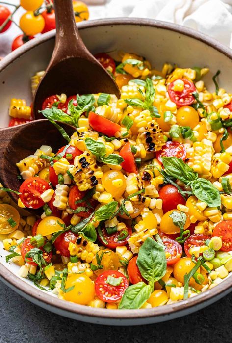 Corn Tomato Salad Peach Feta Salad, Summer Salad Recipes Healthy, Summer Quinoa Salad, Corn Tomato Salad, Lemon Basil Chicken, Chicken Caesar Pasta Salad, Grilled Corn Salad, Corn Dishes, Avocado Tomato Salad