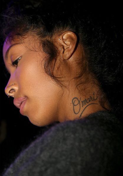 Name Tattoos On Neck, Boyfriend Name Tattoos, Girl Neck Tattoos, Tattoos Infinity, Neck Tattoos Women, Black Girls With Tattoos, Pretty Ear Piercings, Tattoos Geometric, Cute Ear Piercings