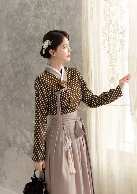 Dot Pattern Brown Modern Hanbok Blouse Modern Hanbok - Etsy Canada Korean Hanbok Modern, Korean Wear, Hanbok Fashion, Hanbok Wedding Dress, Hanbok Women, Modern Hanbok Dress, Hanbok Dress, Hanbok Traditional, Korean Blouse