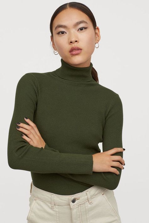 What to Wear in 50-Degree Weather | Who What Wear Affordable Work Clothes, Turtleneck Outfit, Green Turtleneck, Pakistani Fashion Casual, Relaxed Outfit, Knit Turtleneck Sweater, Ribbed Turtleneck, Ribbed Knit Sweater, Polo Neck