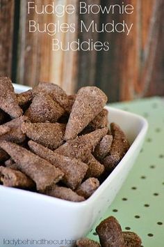 We all know that sweet and salty make the perfect combo. These Fudge Brownie Bugles Muddy Buddies are AWESOME and completely addictive! I always make this Cookie Dippers, Muddy Buddy, Weck Jars, Puppy Chow Recipes, Snack Mixes, Chex Mix Recipes, Muddy Buddies, Fudge Brownie, Cereal Treats