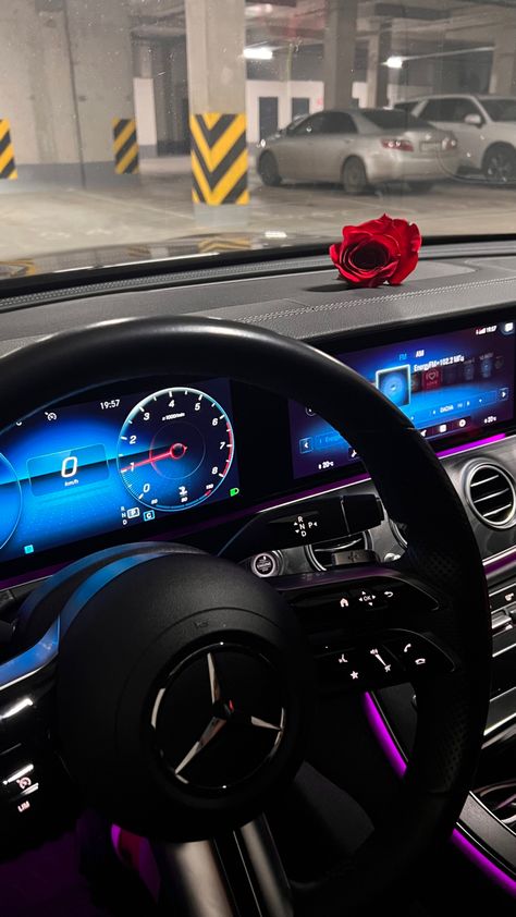 Mercedes Benz Aesthetic, Mercedes Wallpaper, Trening Sztuk Walki, مرسيدس بنز, Inside Car, Dream Cars Mercedes, Car Goals, Mercedes Car, Luxury Lifestyle Dreams