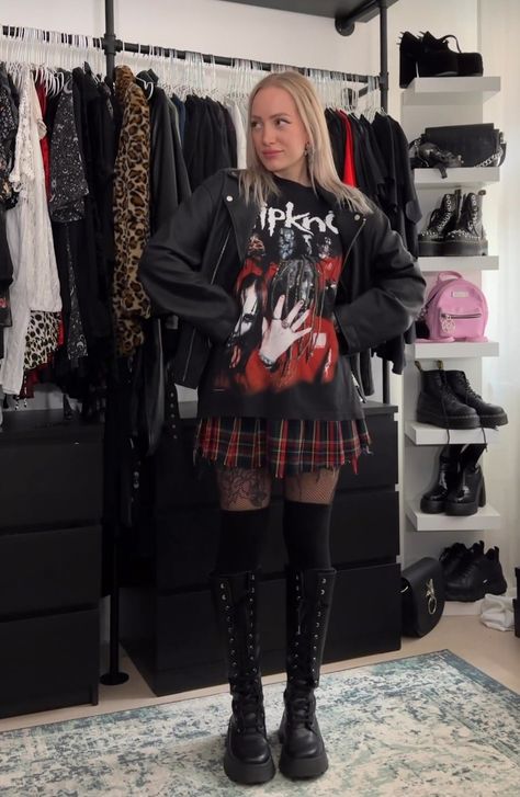 Bring Me The Horizon Outfit, Punk Princess Outfits, Slipknot Concert Outfit, Rock Star Gf Outfits, Punk Rock Aesthetic Outfits, Slipknot Outfits, Alternative Festival Outfit, Metal Concert Outfit Ideas, Corporate Emo