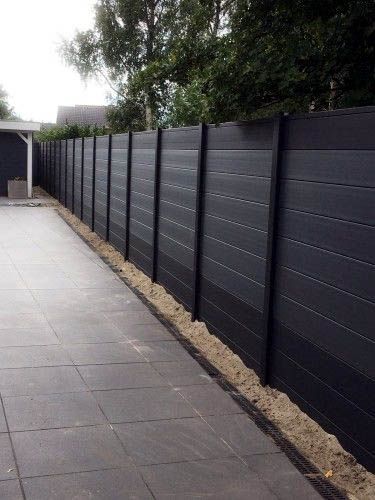 Black Fence, Modern Fence Design, Horizontal Fence, Diy Fence, Lan Can, Modern Fence, Fence Landscaping, Pergola Plans, Backyard Fences