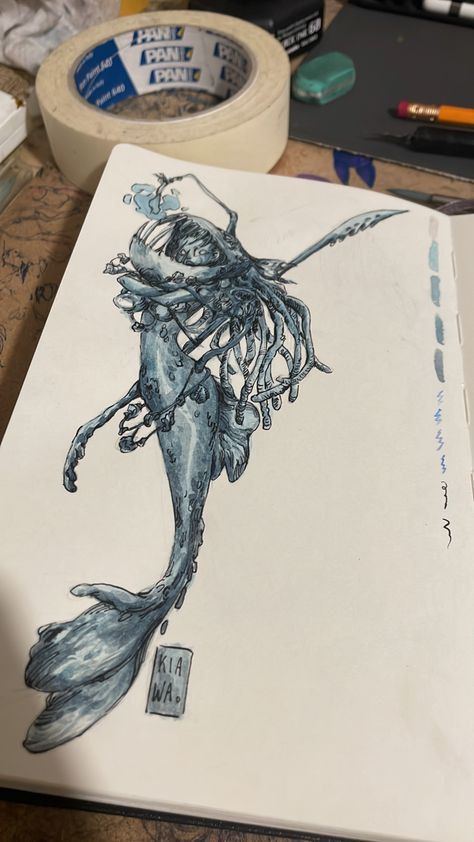 Bioluminescence Mermaid, Angler Mermaid, Angler Fish Oc, Anglerfish Mermaid, Angler Fish Mermaid, Siren Concept Art, Angler Fish Drawing, Dnd Adventurer, Angler Fish Costume